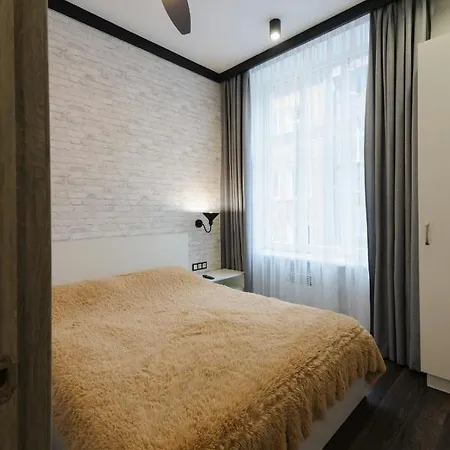 стильна в самому центрі Apartamento