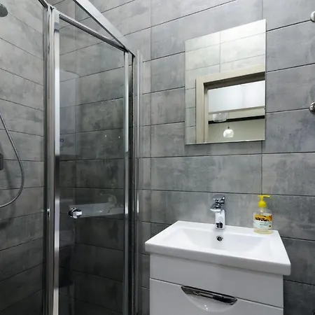 Apartment стильна в самому центрі Lviv